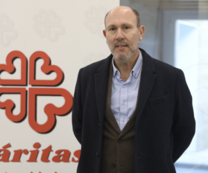 Entrevista a Juan Carlos Abeigón, director de Cáritas Interparroquial Pontevedra, en el Diario de Pontevedra